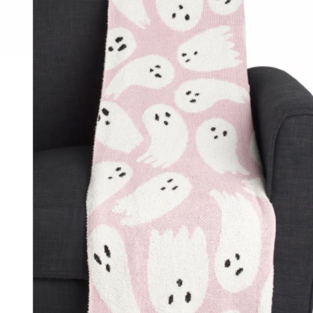 Pink Ghost Pattern Throw Blanket